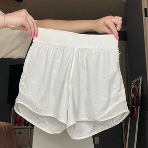 Lululemon Hotty Hot Short 4 inch *LOGO